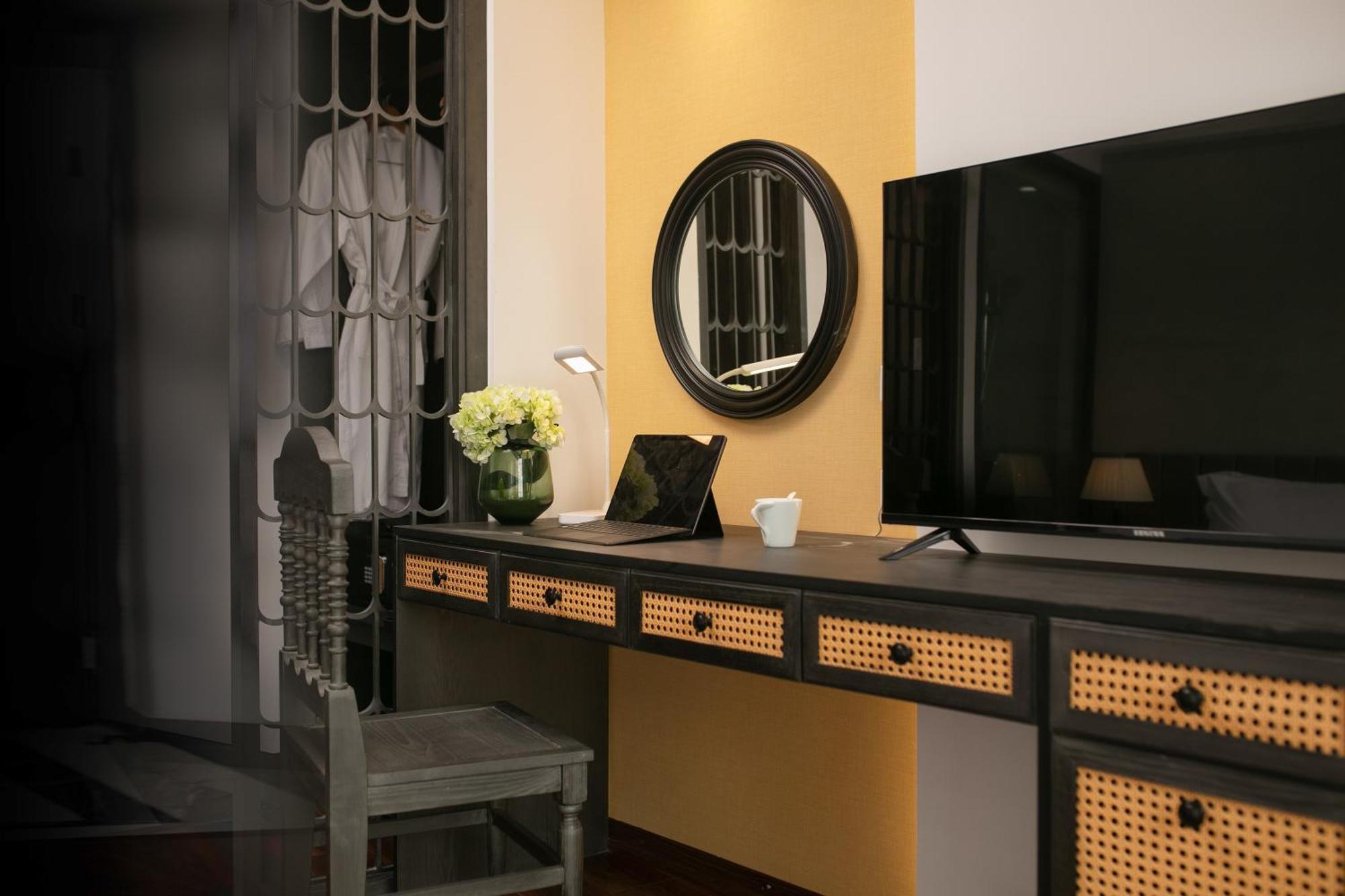 Hanoi Plaza Suite Hotel & Spa Exteriör bild