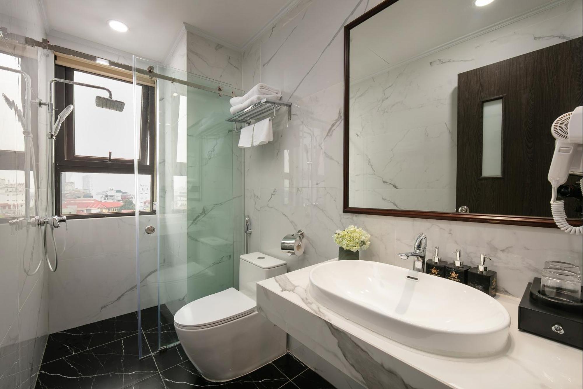 Hanoi Plaza Suite Hotel & Spa Exteriör bild